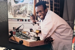 PXL_20241204_194423266